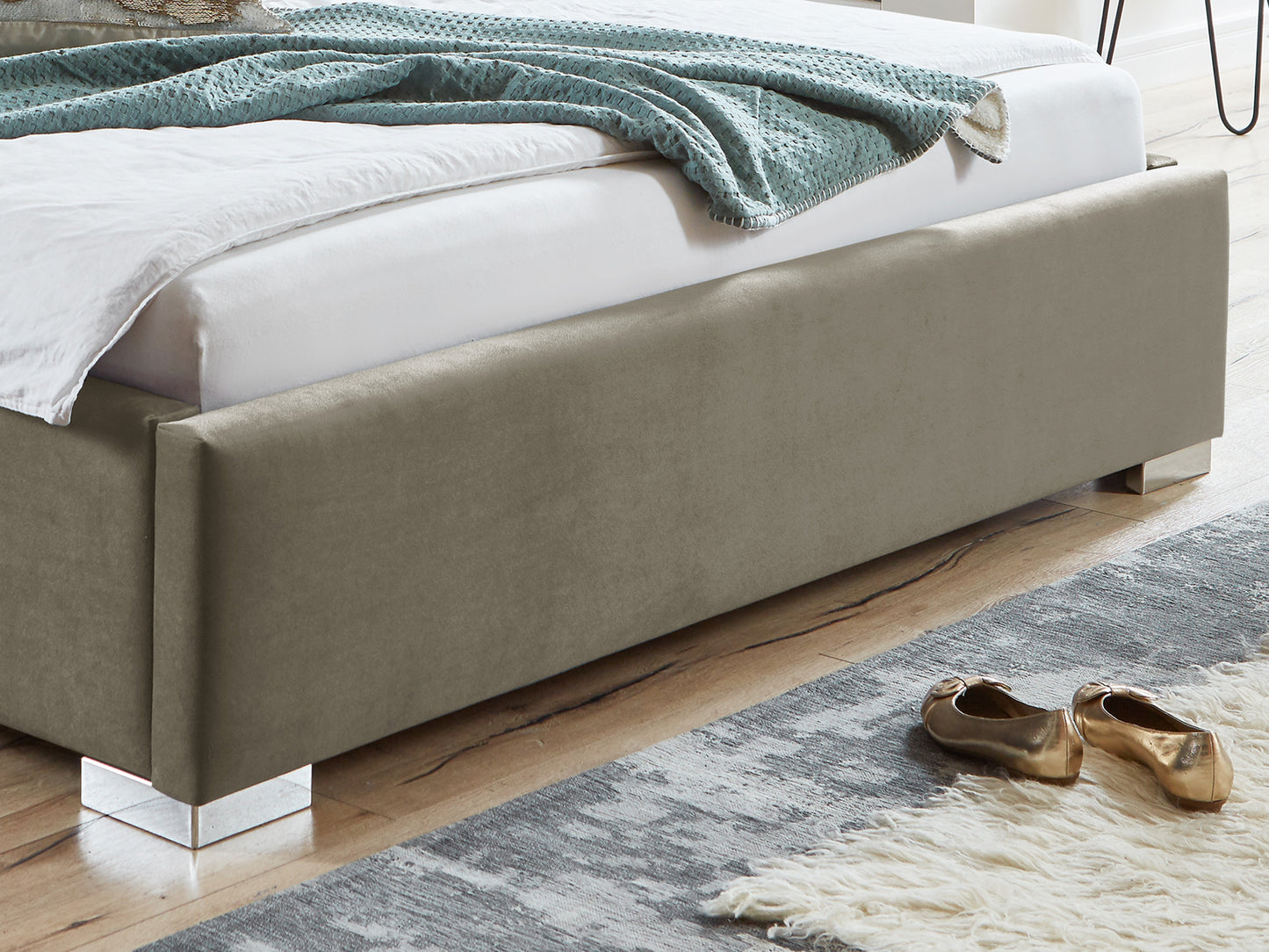 Taupe