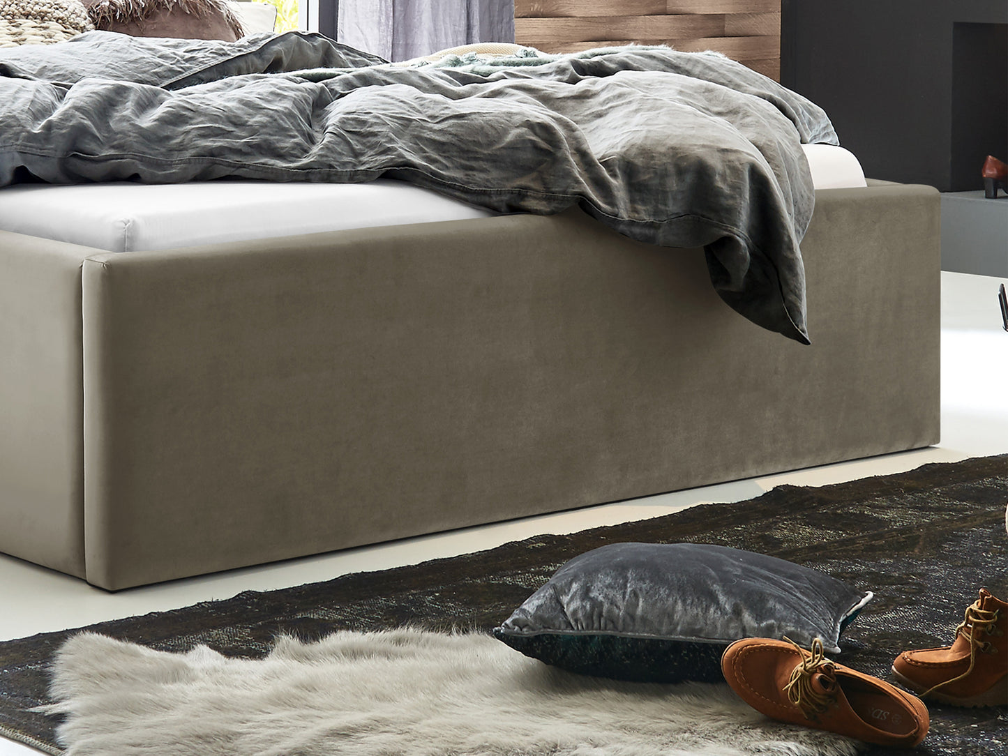 Taupe